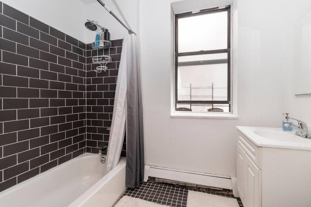 2Bed Bliss By Central Park North 纽约 外观 照片
